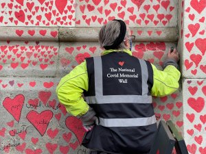 National COVID memorial wall - John Cameron onn Unsplash